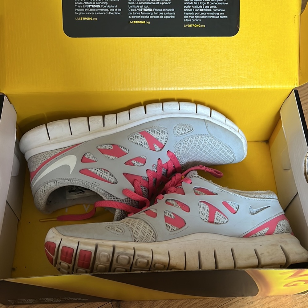 Nike live strong free run 2+ size 8.5